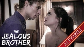 Karısını Tatmin Edemeyen Adam Eşini Mutlu Etmek İçin Üvey Oğlunu Kullandırdı